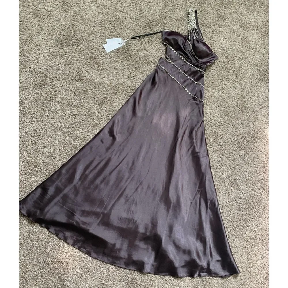 Chic & Sexy One Shoulder Beads & Sequins Gown